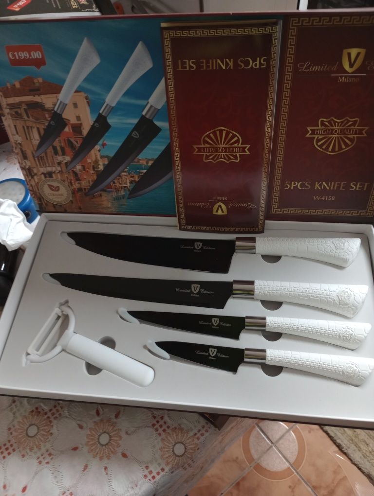 De vânzare set cuțite