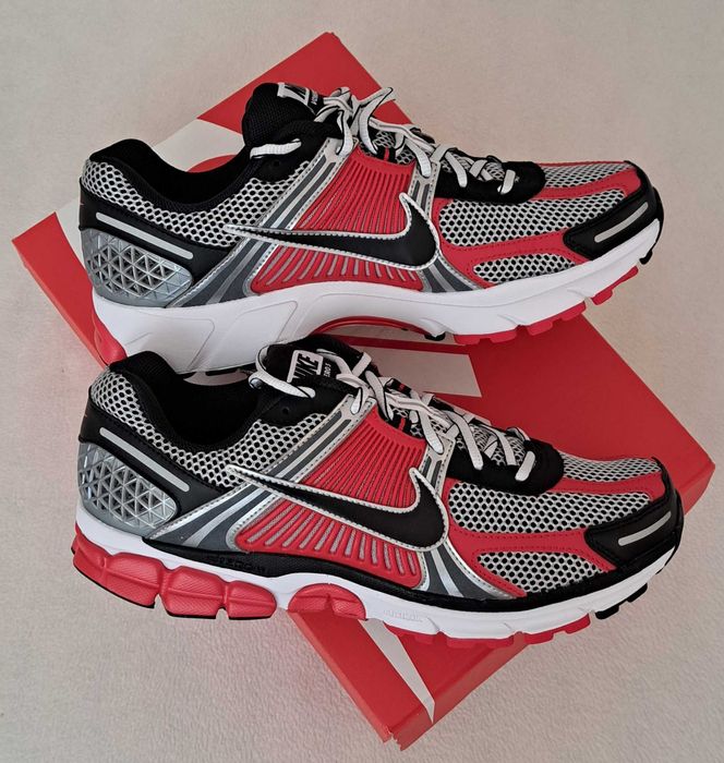 Nike Zoom VOMERO 5 нови