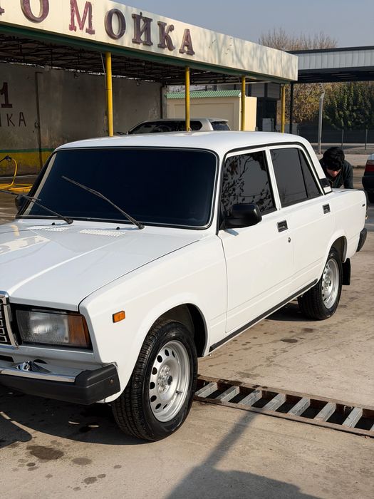 Jiguli 2107 srochna sotiladi