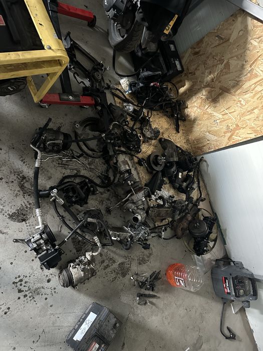 Vand piese mercedes motor 2.2 cod 651