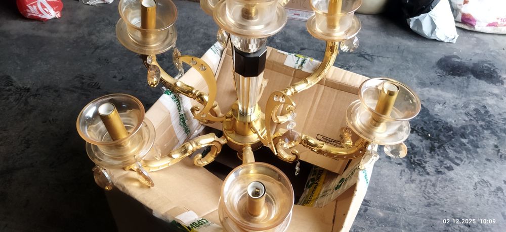 Люстра в спальню и два бра