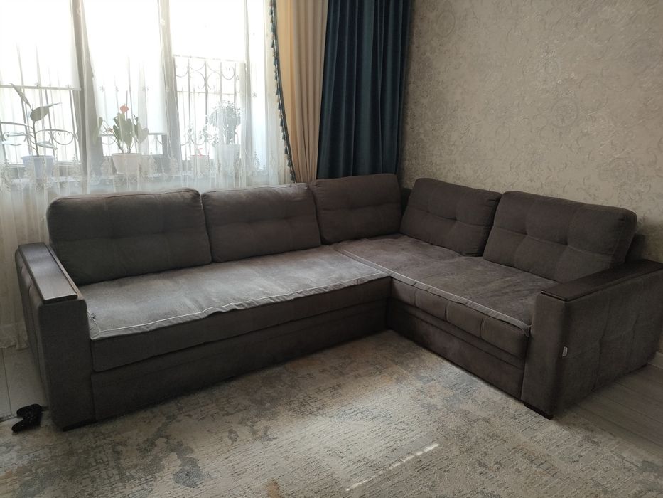 Продам диван размером 3×2.20