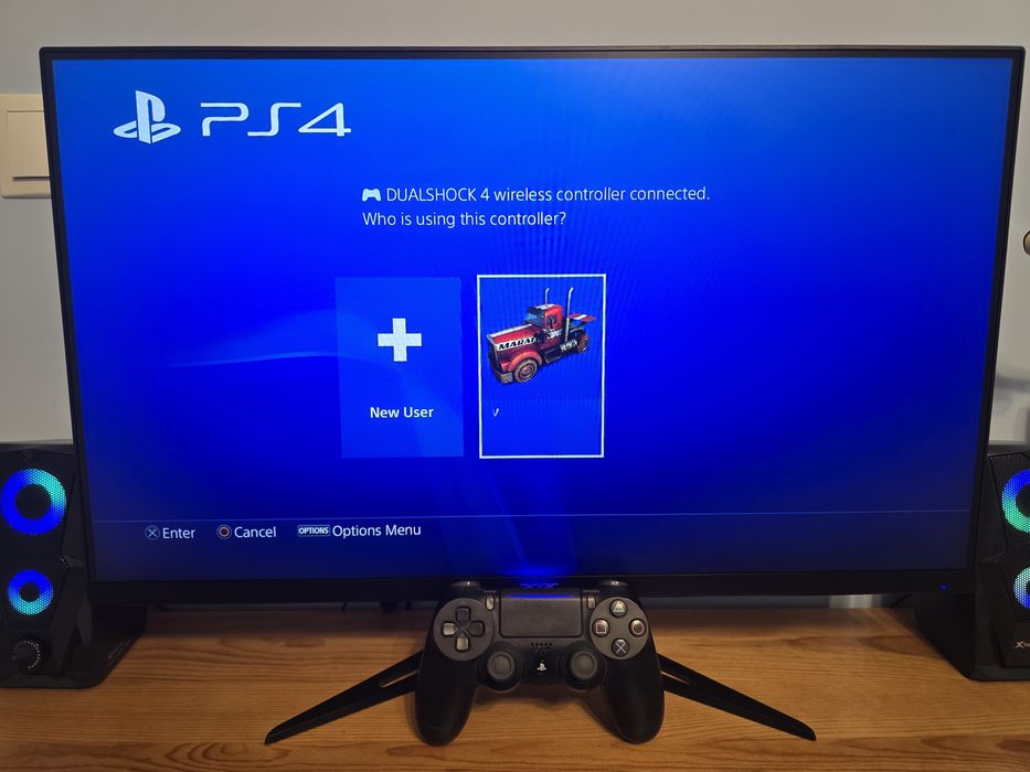 PlayStation 4 Slim - 1TB- Отлично състояние. Като нов