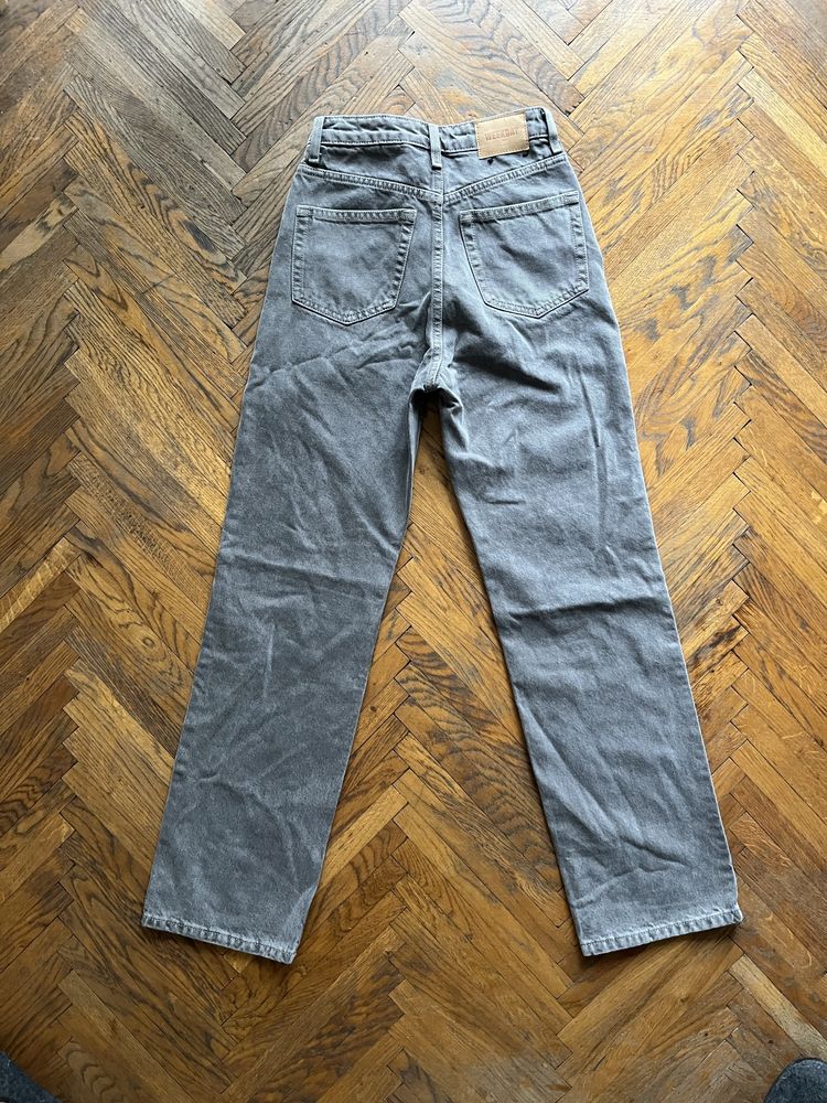 Pantaloni/blugi Weekday gri - mărimea XS