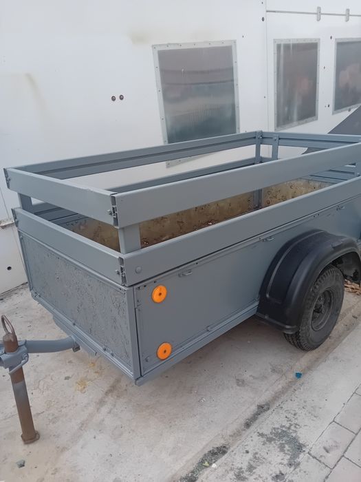 Remorca auto.          .