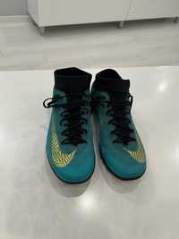Футболни обувки - стоножки Nike Mercurial Superfly 6 Academy TF CR7
