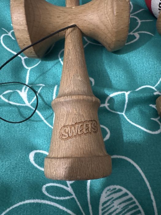 Kendama Sweets cu bila krom si cupe krom