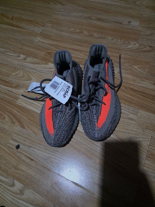 Продавам  Yeezy  42