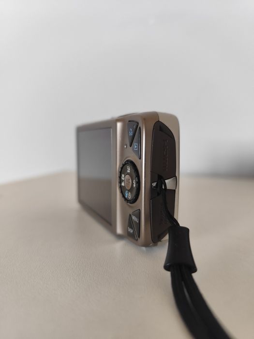 Дигитален фотоапарат Canon Ixus 990 IS