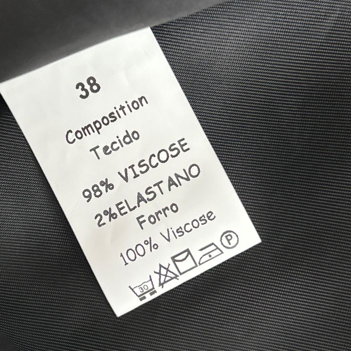 FAM авангардна нтереса черна рокля