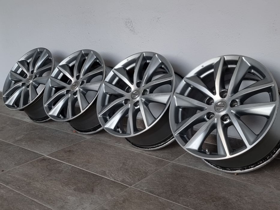 17" Оригинални джанти Nissan Qashqai X-trail 5×114.3 7.5J ET45