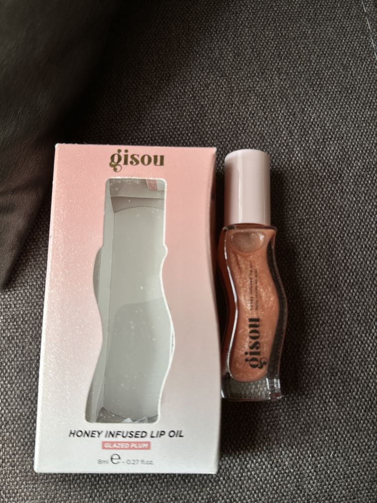 Гланц за устни на Gisou