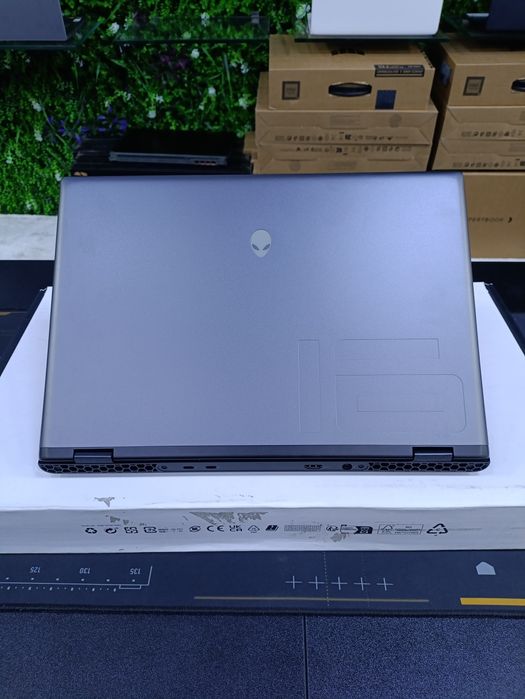 Dell Alienware 16