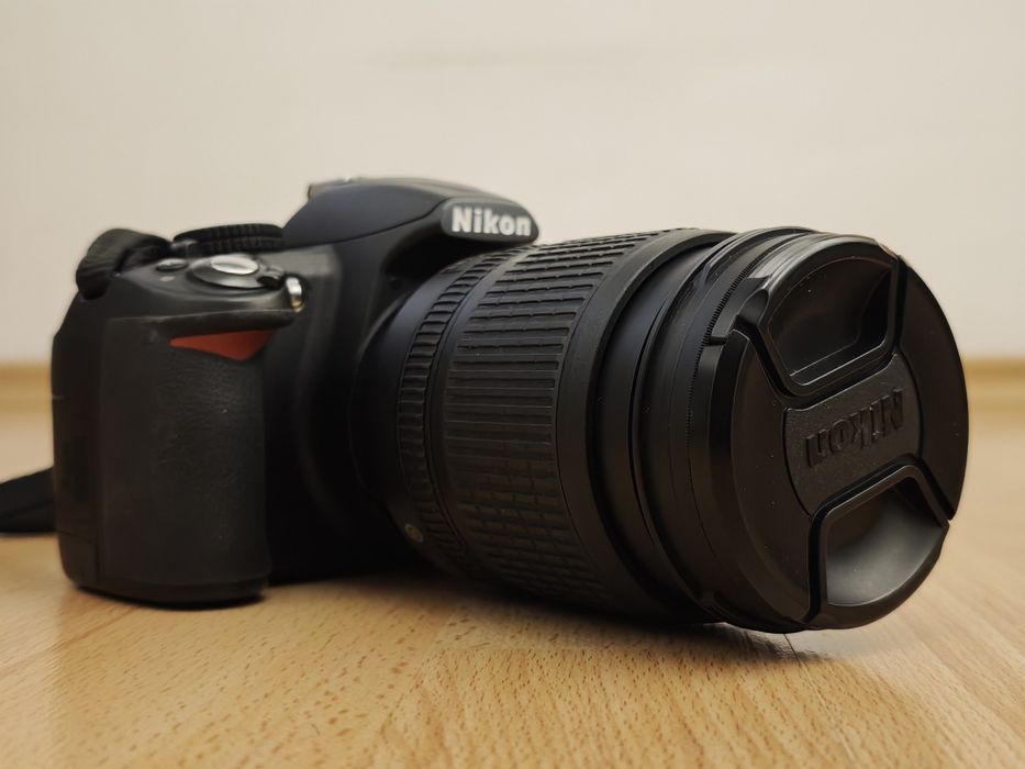 Nikon D3100 + обектив Nikkor 18-105