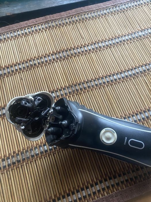 Электробритву Philips HQ8150 и HQ7310 в отличном состоянии!