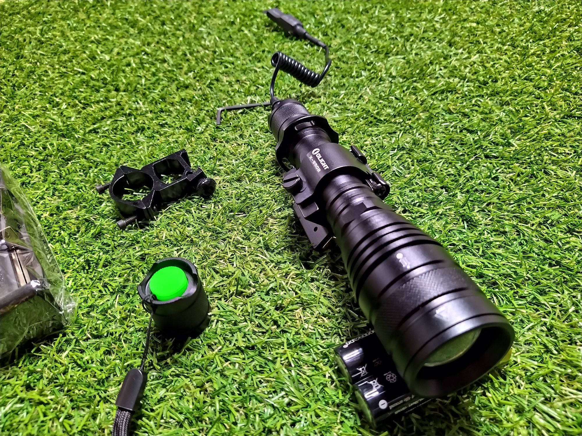 NEW CREE XHP50 VÂNĂTOR ! Lanterna profesionala, 100%metal pt arma