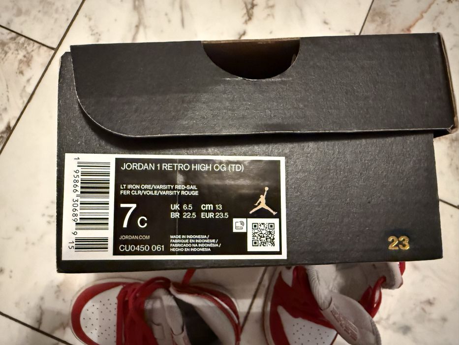 vand adidasi jordan 1 retro high marime eur 23,5