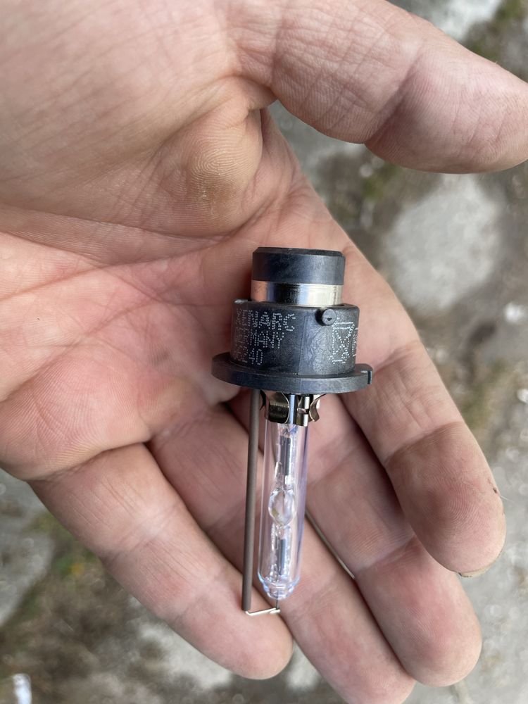 Крушки за къси светлини Голф 5 вариант Bi Xenon