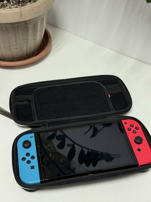 Nintendo Switch OLED в идеальном состоянии