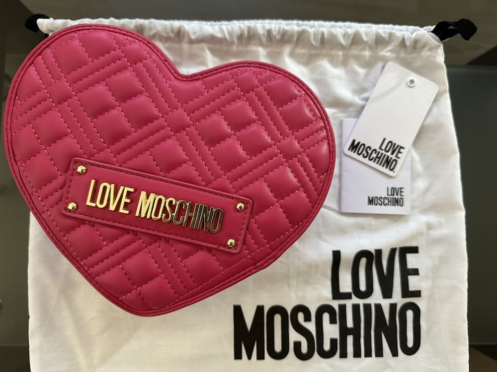 100% Оригинална дамска розова чанта сърце Love Moschino
