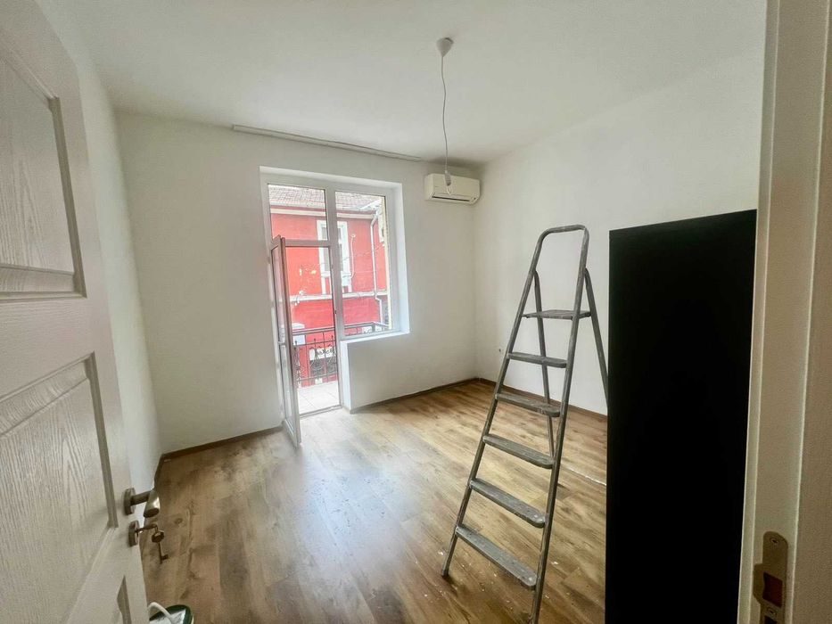 Дава се под наем Офис в София, Център - 80 кв.м за 750 € - Снимка #3