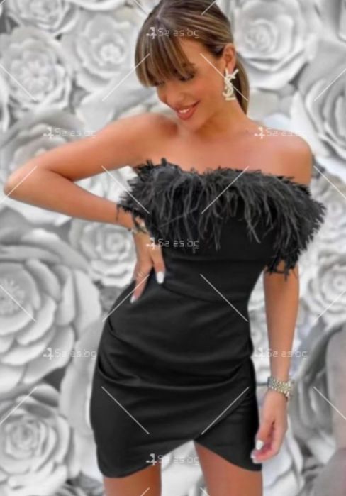 Официална черна рокля с пера