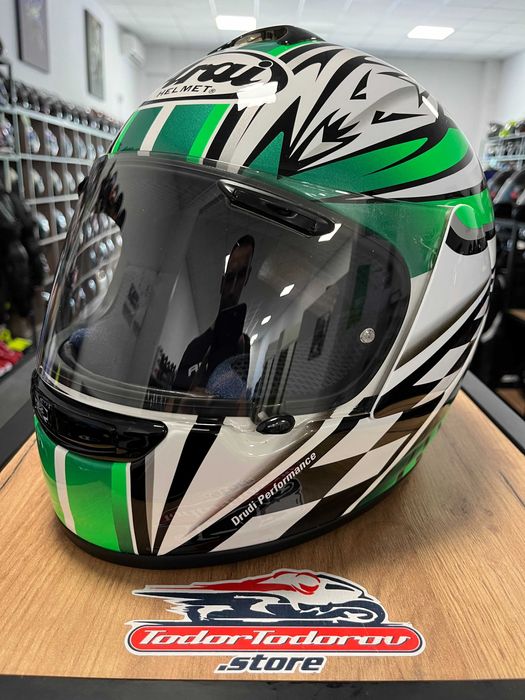 Мото каска  ARAI CHASER red/white, S 55-56 см.перфектно състояние