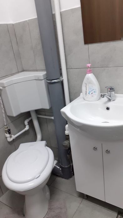 Inchiriez garsoniera