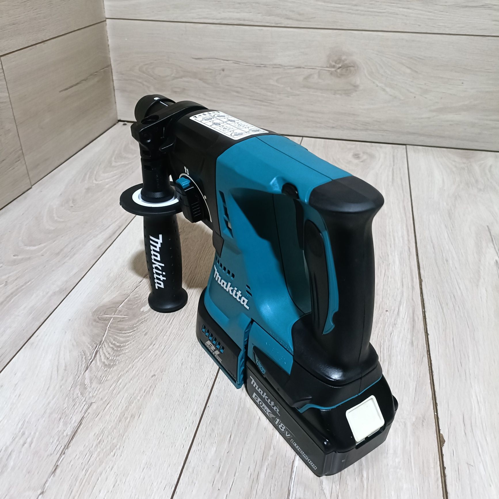 Rotopercutor SDS Plus fabricatie 2024 Makita DHR 243