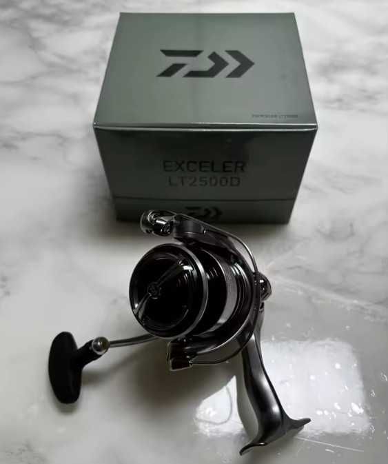 Mulineta Daiwa Exceler LT 2500D Model 2023 NOUA in cutie