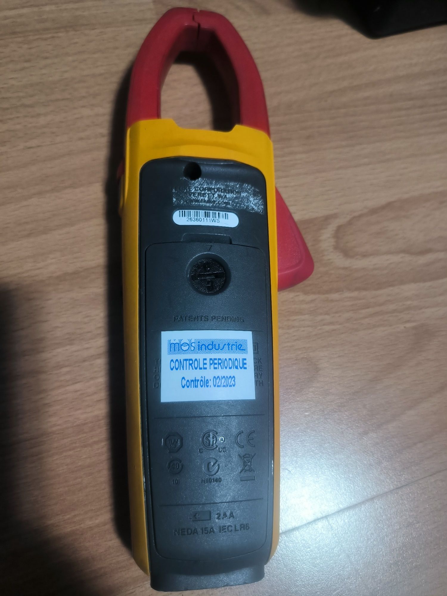 Vând multimetru Fluke 376