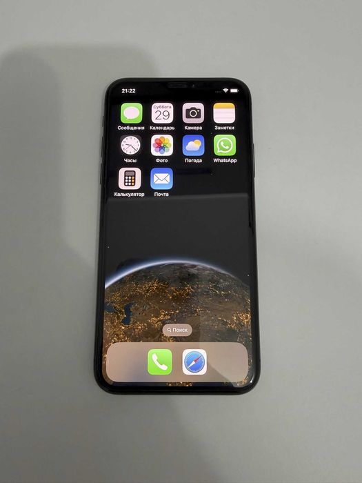 iPhone XS 64Gb в идеальном состоянии.
