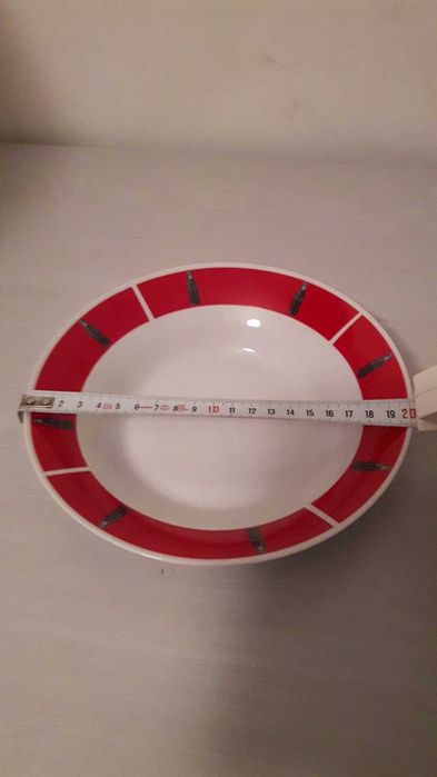 Чинии Кока-Кола порцеланови