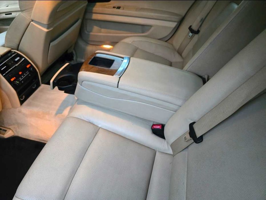 Bmw 750Li M pachet F02 2009