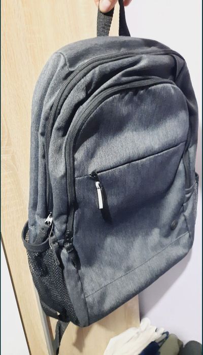 Rucsac laptop HP cu 3 compartimente