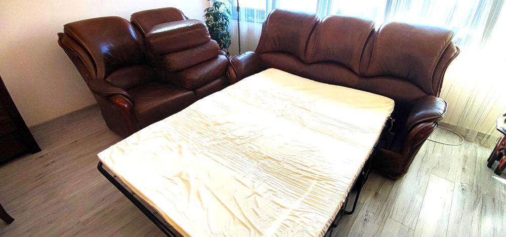 Два дивана естествена кожа Италия