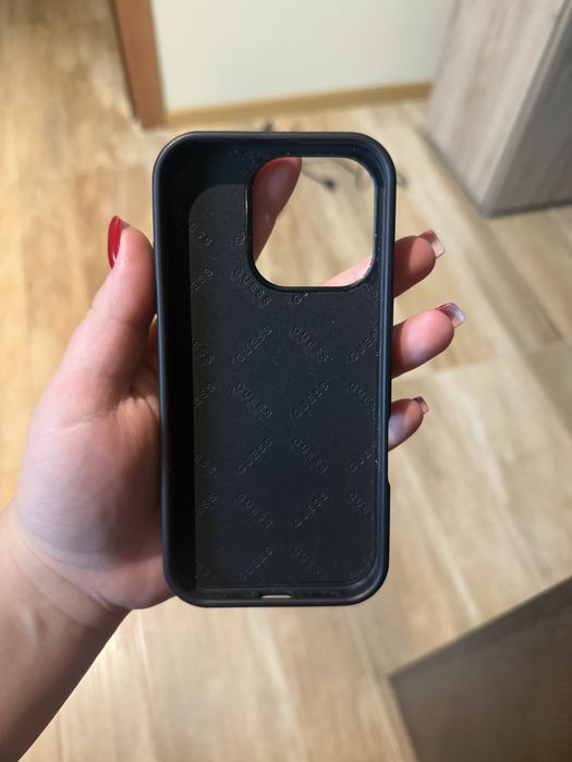 Кейс Guess за iphone 16 pro