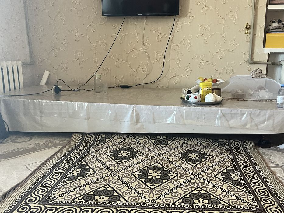 Стол со стульями