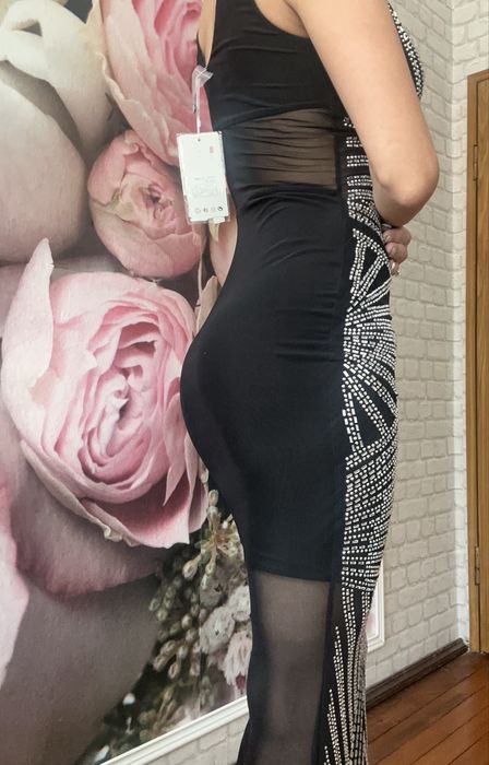 Елегантна рокля с камъни