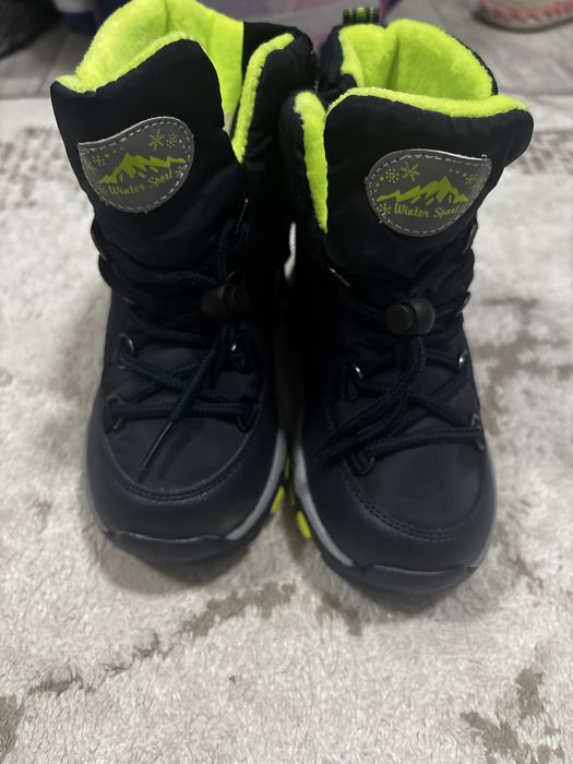 Продам зима ботинки на мальчика