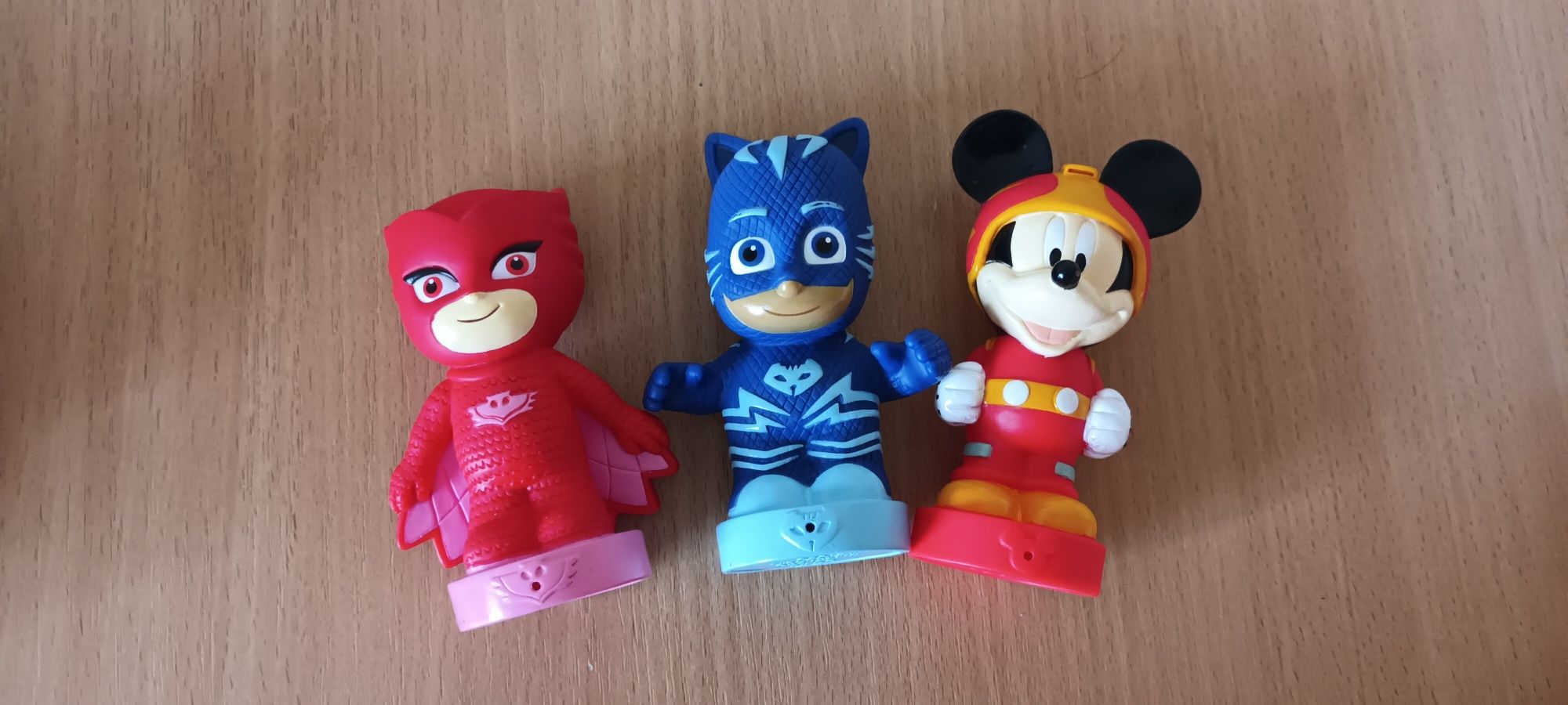 Figurine de jucarie PJMASKS eroi in pijamale si Mickey Mouse