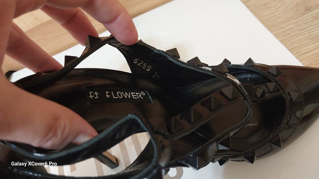 обувки на висок ток FLOWER. нови.  размер 36.