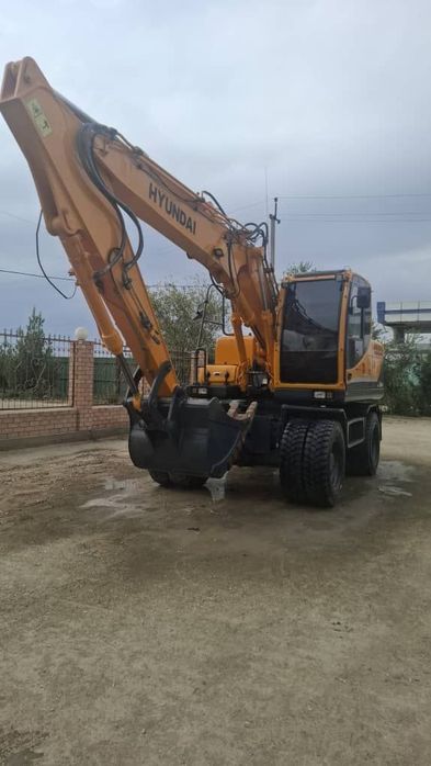 Экскаватор продаётся