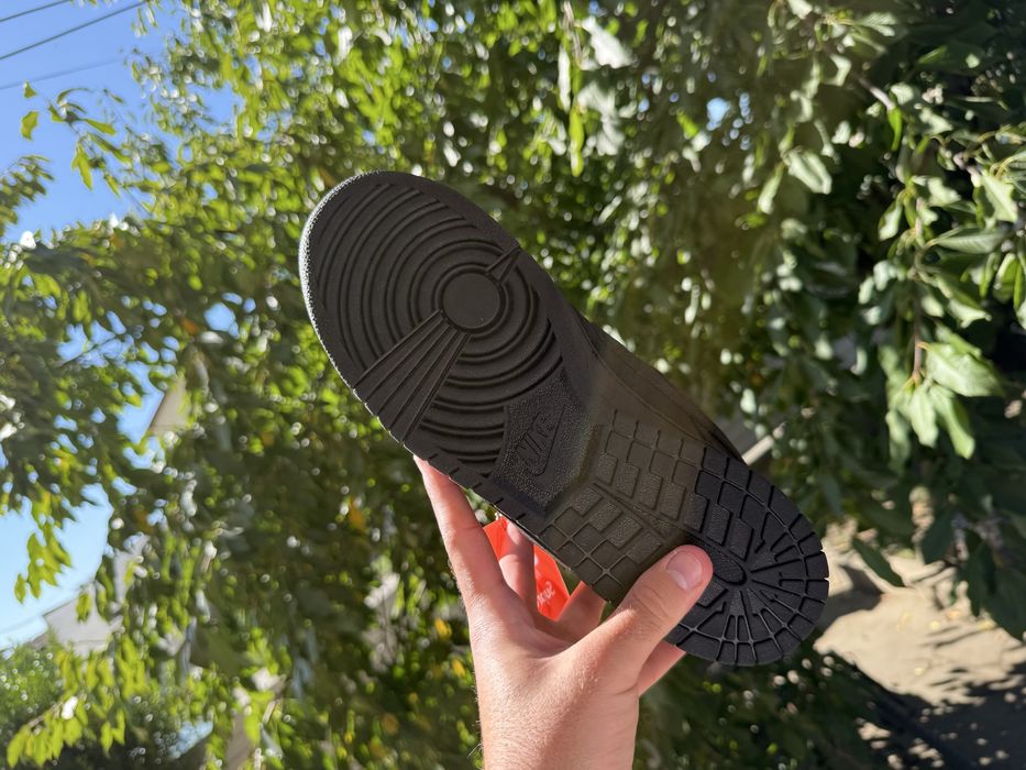 Dunk Supreme marimea 42, citeste descrierea