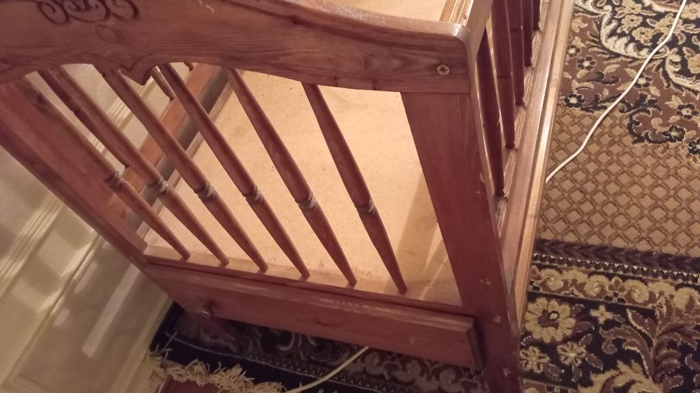 Большая детская кровать, из настоящего дерева