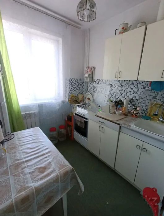 Продам 3-х комнатную квартиру в районе маг. Азия