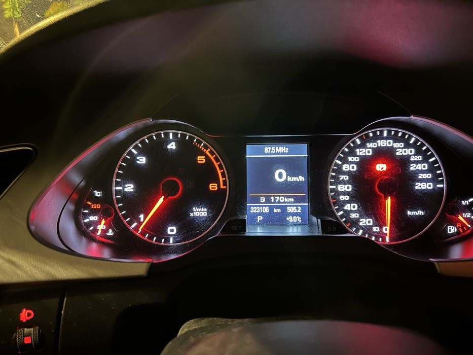 Vând Audi A4 B8 2011