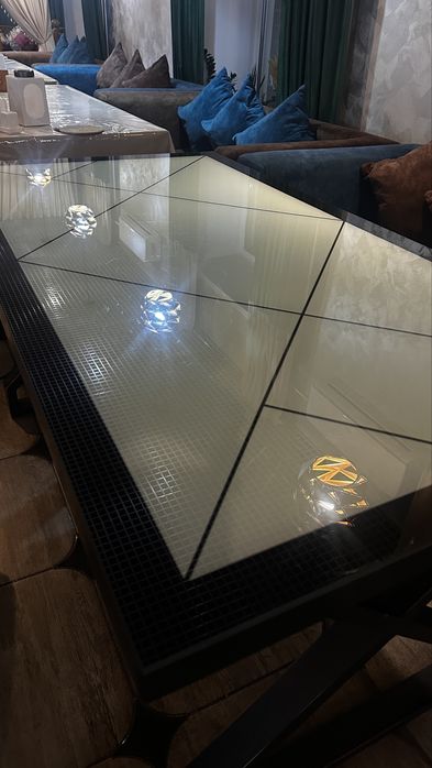 Диванчики и столы