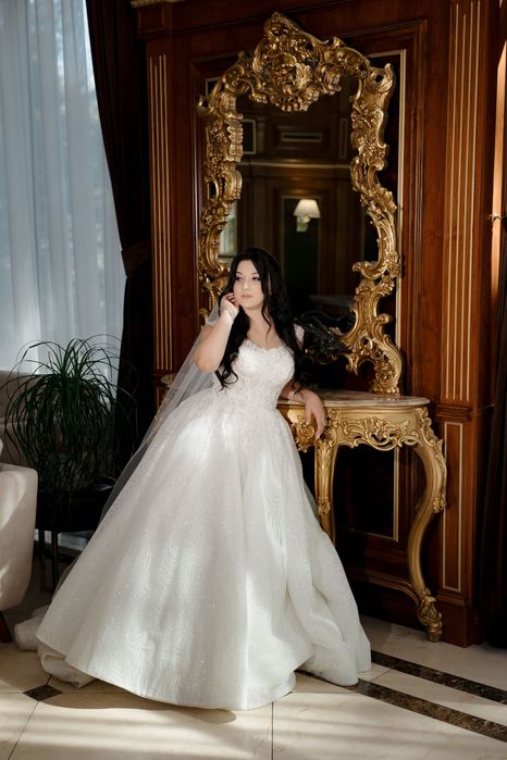 Vând rochiță de mireasă