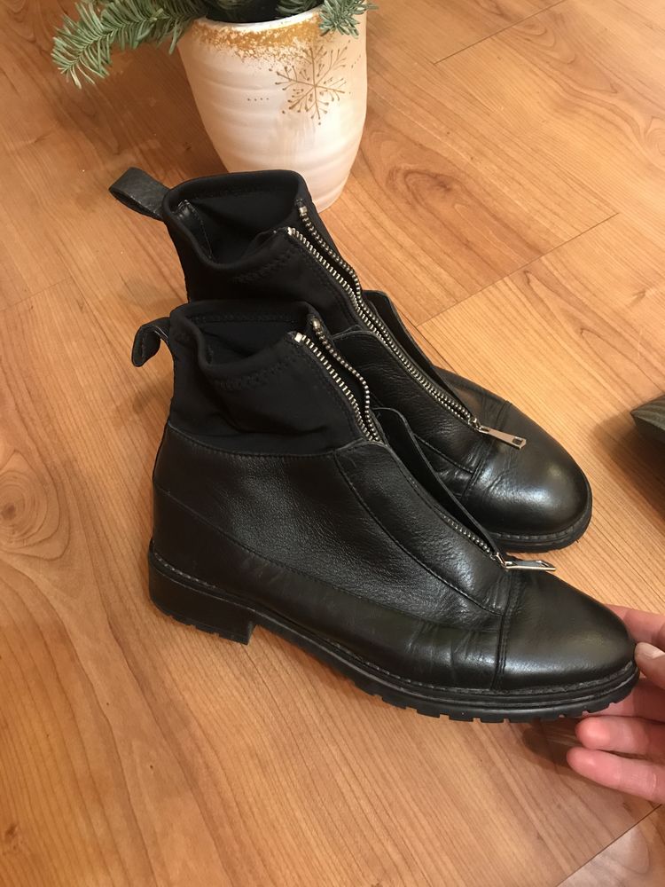 Ghete mărime 38, piele naturala Stradivarius